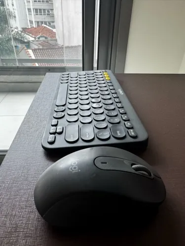 Teclado Logitech K380 Bluetooth Preto + Mouse Logitech Signature M650 Bluetooth