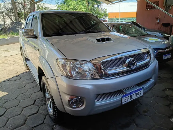 Toyota Hilux CD SRV D4-d 4X4 3.0 TDI Diesel AUT 2010