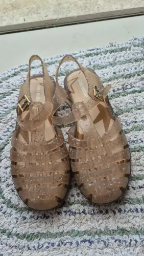 Sandalia Melissa 70 reais cada ( tam 29,30,31)
