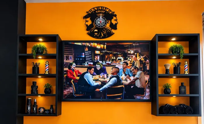 Parteleiras com quadro Vilões 
