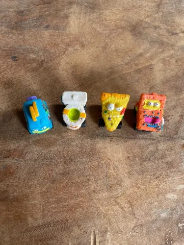 Carrinhos Trash Packs