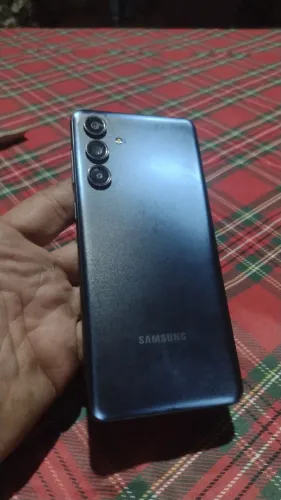 Samsung m55 256gb 8 de ram perfeito tem q trocar somente a tela sujeito a todo tipo de tes