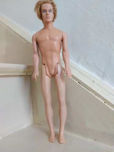 boneco ken ( barbie ) 1968 indonésia