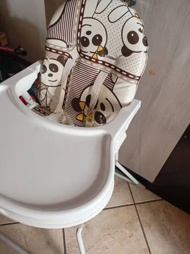 Cadeira alimentacao em excelente estado.