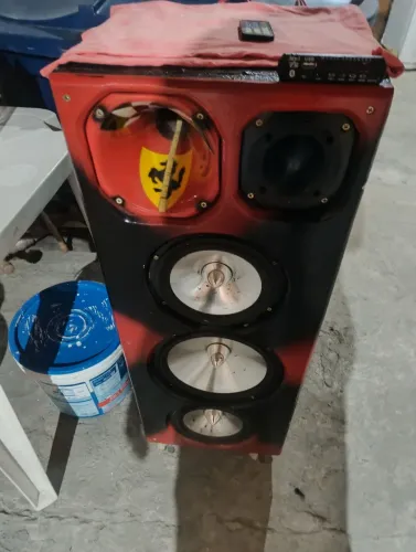 Vendo caixa de som completa com potências, alto falante e corneta Twister 