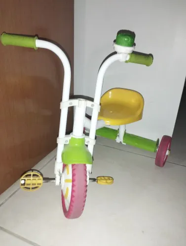 Triciclo infantil 