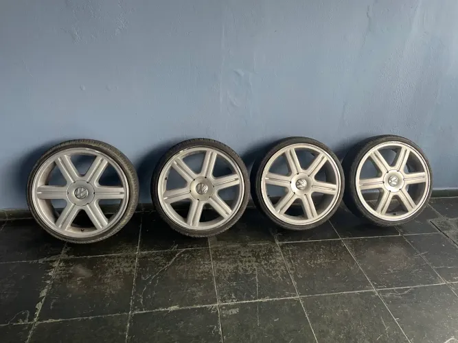 RODA PIMENTINHA ARO 18 TALA 6