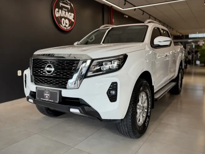 Nissan Frontier XE CD 4X4 2.3 Bi-TB Diesel Aut. 2025