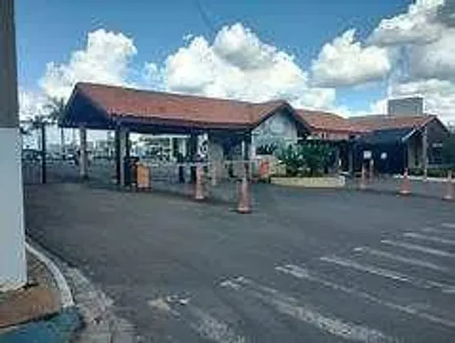 Terreno à venda no condomínio Reserva das Paineiras.