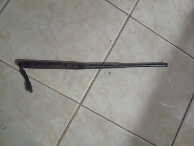 Bastão tático de aço 
