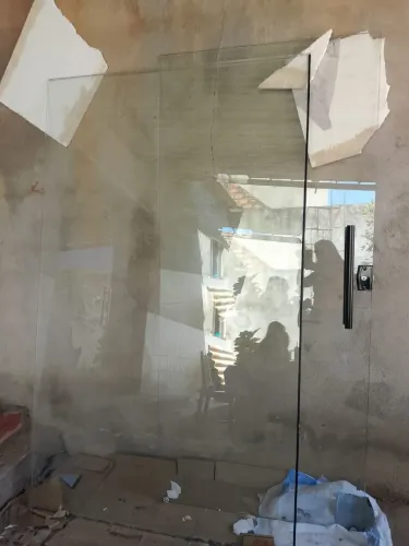 Porta de vidro completa só instalar