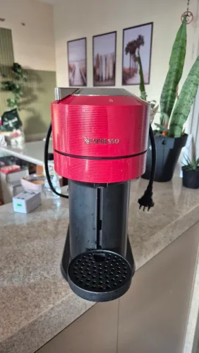 Cafeteira Expresso Nespresso Vertuo Next Vermelha 110V Wi-Fi Bluetooth