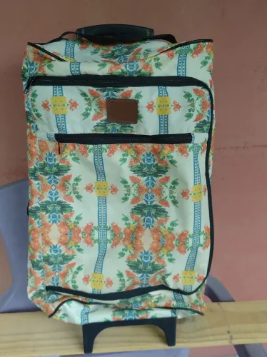 Mala de mão estampada
