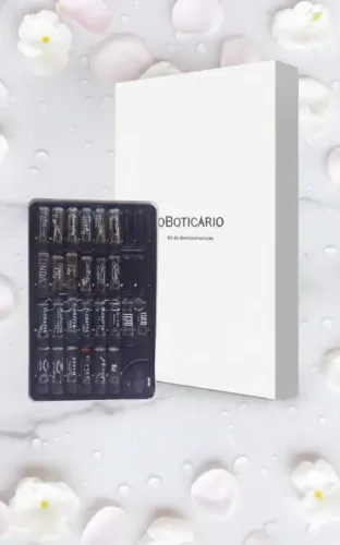 Kit de Demonstradores O Boticário - 26 fragrâncias femininas