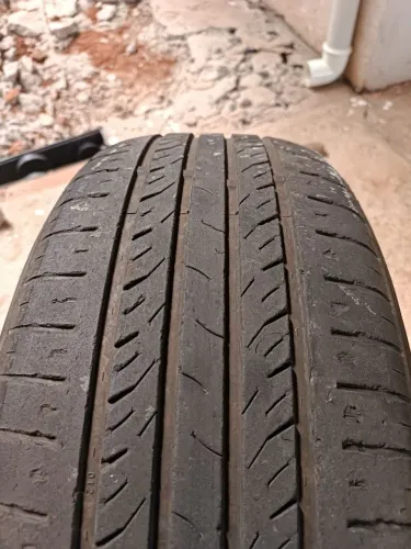 Pneu usado 215 55 r17