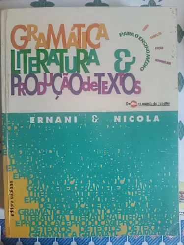 Livro do aluno. Livro em estado de novo.