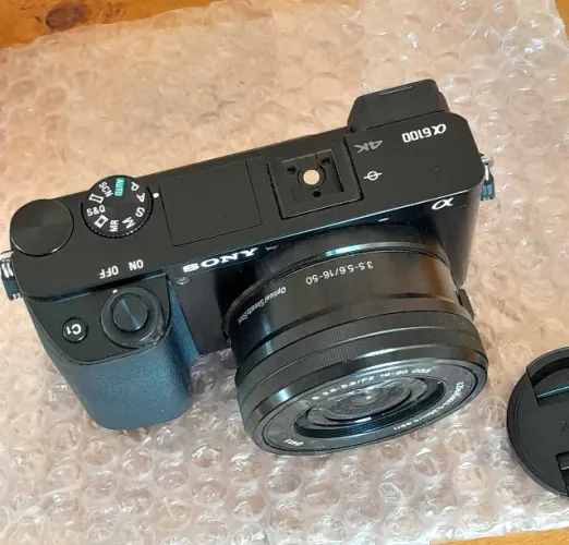 Camera digital Sony a6100