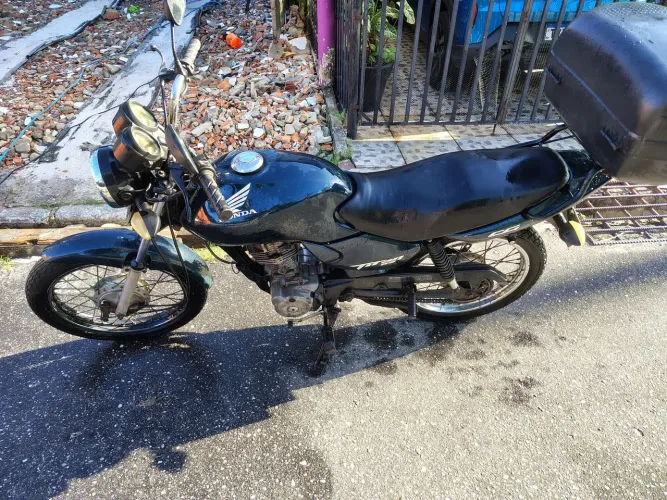 Honda Titan 2003/2004 relíquia