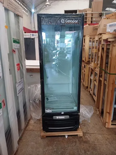 Expositor de bebidas 410l Gelopar