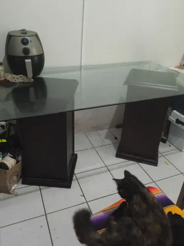 Vende-se mesa de vidro 90x1,60