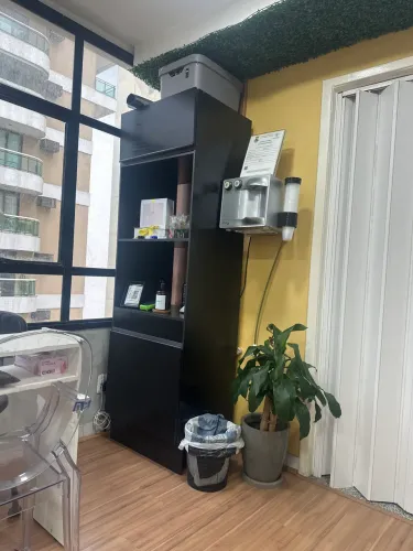Móvel paneleiro preto
