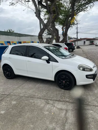 Fiat Punto Attractive 1.4 Fire Flex 8V 5P 2014