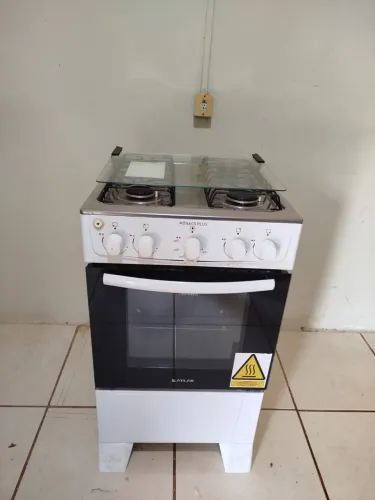 Fogão 4 bocas acendimento elétrico (entrego )