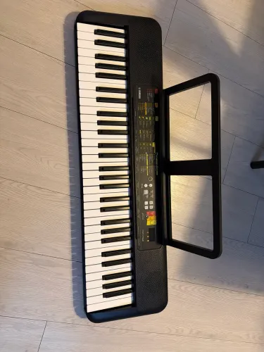 Teclado Yamaha F52 PSR-F52 , 61 teclas 144 timbres 