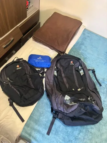 MOCHILA DEUTER TRAVELLER 70+10L - CARGUEIRA + ATAQUE + CAPA