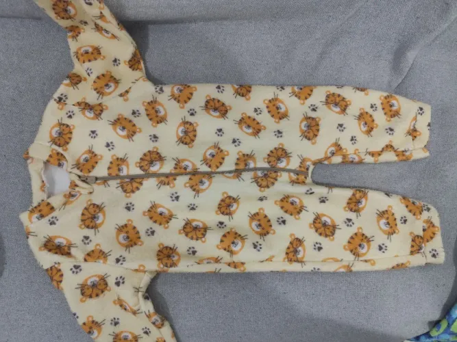 Kit roupa de menino de 12 a 18 meses em perfeito estado de conservação.