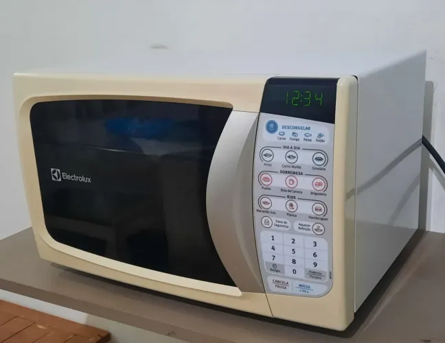 Microondas Electrolux 20L ((ENTREGO))