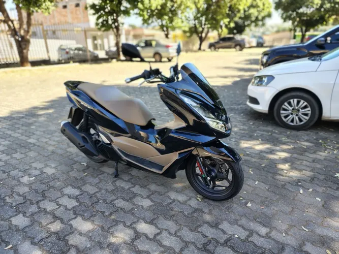 Vende-se Honda PCX DLX 2025