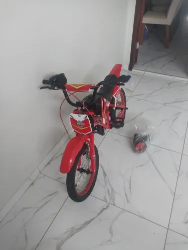 BICICLETA INFANTIL COM BARULHO DE MOTO SEMINOVA
