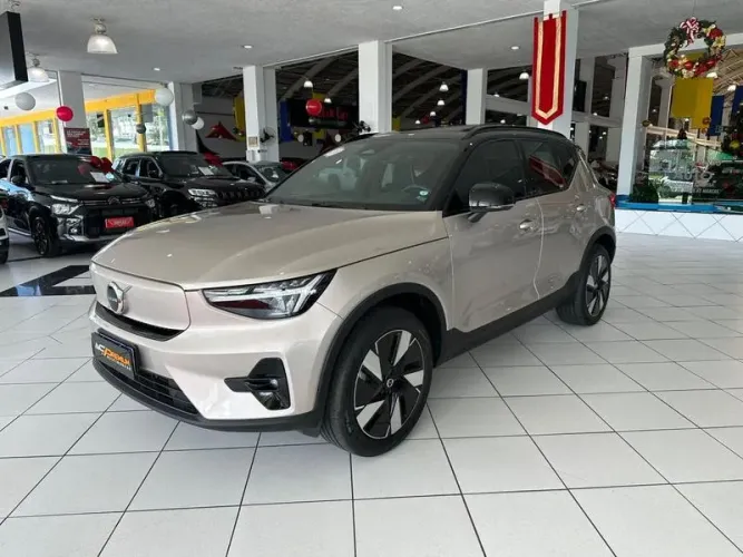 Volvo C40 Recharge Plus (elétrico) 2024