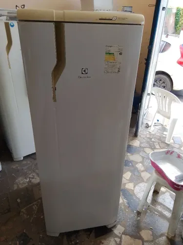 Geladeira Electrolux Frost Free 322 litros 1 porta