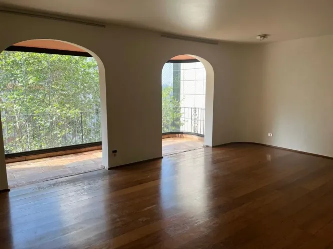 Imóvel de Luxo em Cerqueira César: Apartamento de 5 quartos e 3 suítes com 370m² - São Pau