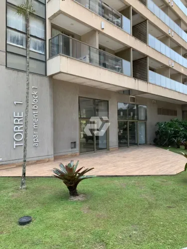 LOJA GRANDE  Em condomínio/hotel