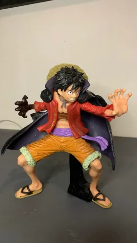 Action figure luffy