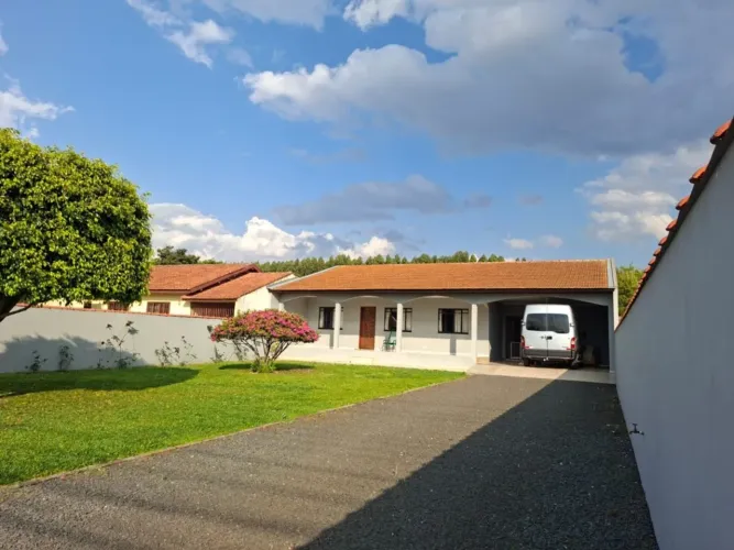 CASA À VENDA EM UVARANAS