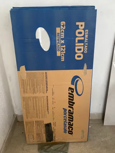 VENDE-SE PORCELANATO