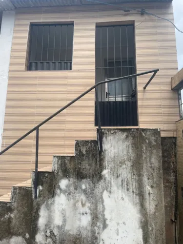 Vende-se casa em areia branca