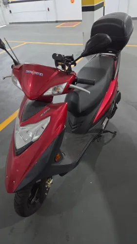 VENDO MOTOCICLETA LINDY 125