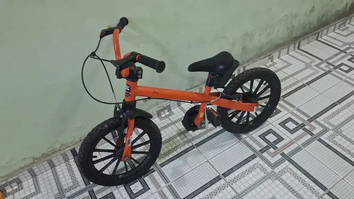 BICICLETA INFANTIL EM ÓTIMO ESTADO