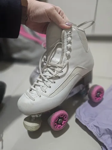Patins Rye semi novo.. Excelente estado n 38 cidade Canoas RS 