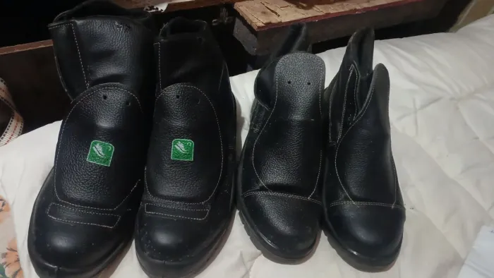 2 pares de botas de segurança n?43