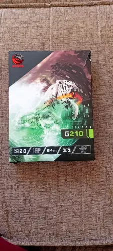 placa de vídeo PCYES Nvidia GeForce G210 de 1GB DDR3 com 64 Bits