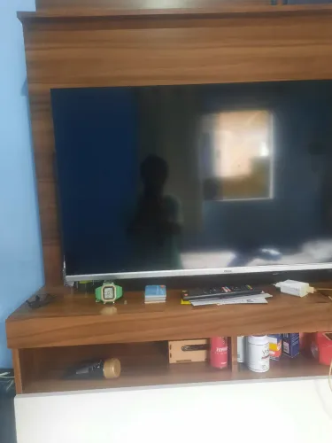 Vendo corujinha de som e uma TV de 43",e caixa com mais 150 cds