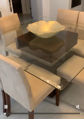 6 Cadeiras de jantar, 295 reais a unidade.