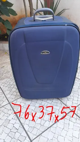 Mala de viagem usada