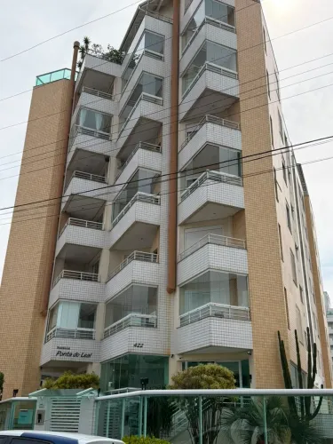 Excelente apto amplo com 82,50 m2 de área privativa, desocupado no Balneário do Estreito,